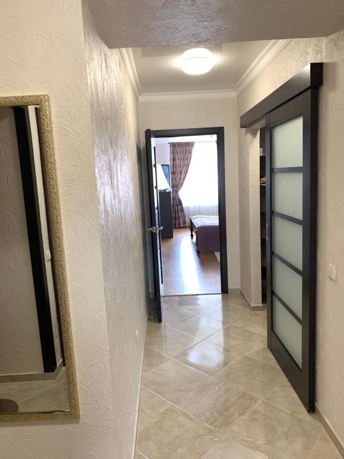 Центр. Поруч Парк Та Став Daire Ternopil Dış mekan fotoğraf